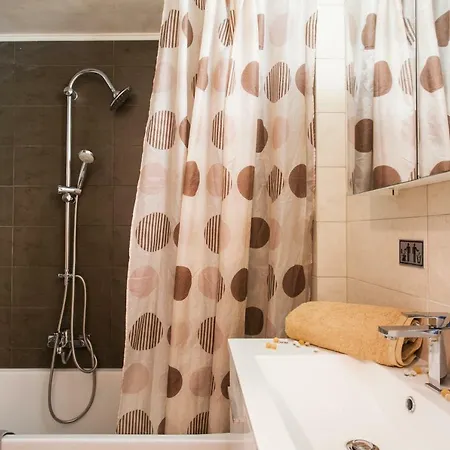 Homestay szállás Private Safe With Shared Kitchen & Bath Athén