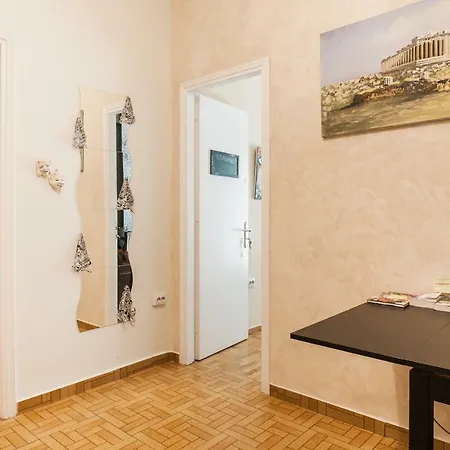 Private Safe With Shared Kitchen & Bath Homestay szállás